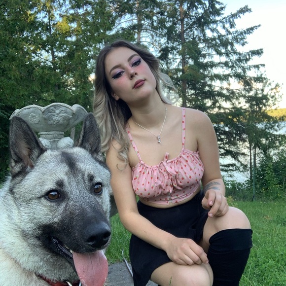 Meet your Posher, Eve - Picture 2 of 4